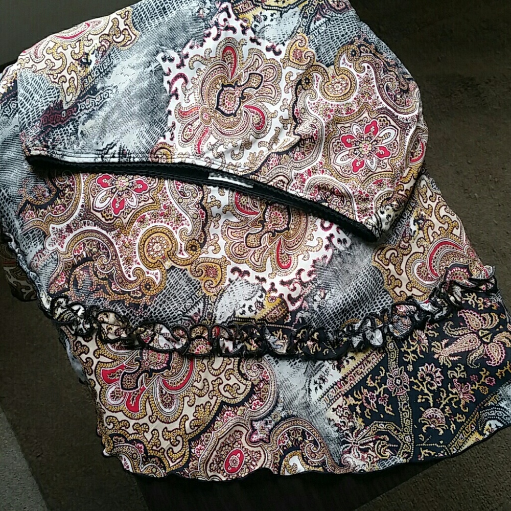 <<cute paisley salsa skirt>>